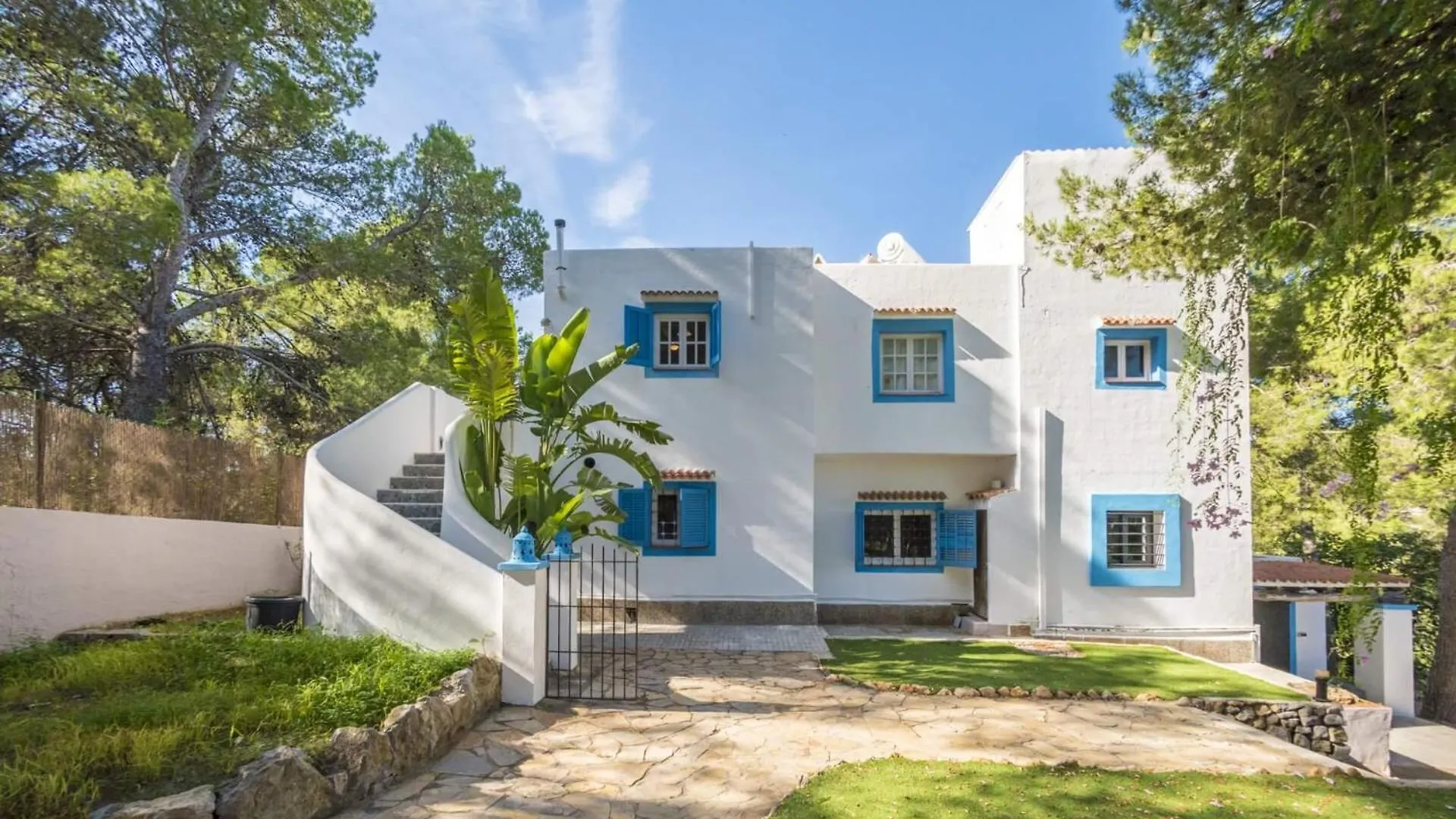 Villa Montecristo.  Montecristo